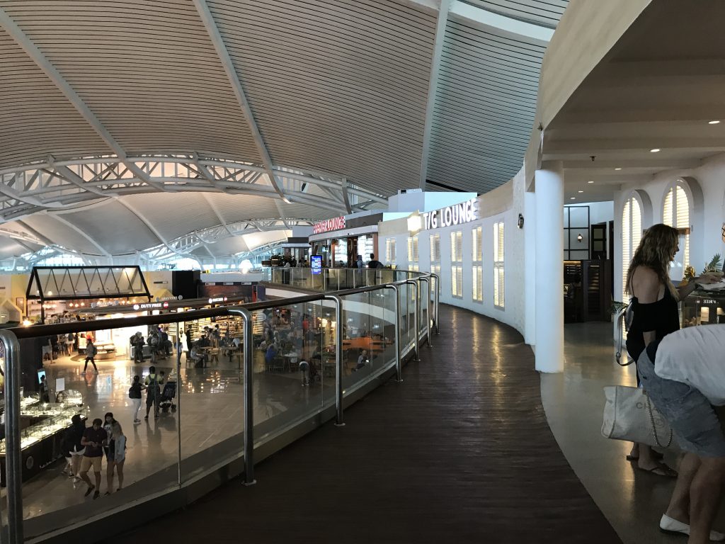 バリ島　デンパサール空港